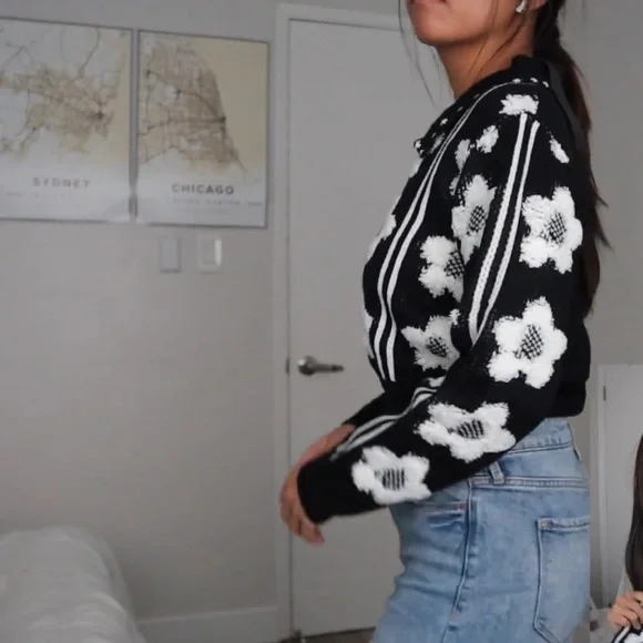 Cute sweater! - Picture 10 of 12